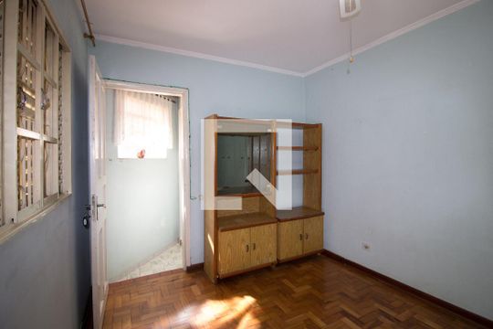 Casa 2 - Suíte de casa para alugar com 5 quartos, 300m² em Jardim Piratininga, São Paulo