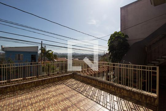 Frente da Casa de casa para alugar com 5 quartos, 300m² em Jardim Piratininga, São Paulo