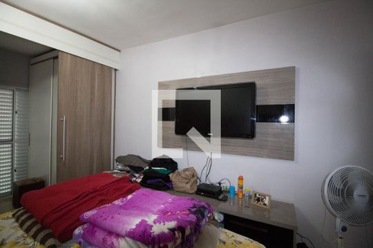 Suíte de casa à venda com 3 quartos, 126m² em Jardim Laone, São Paulo