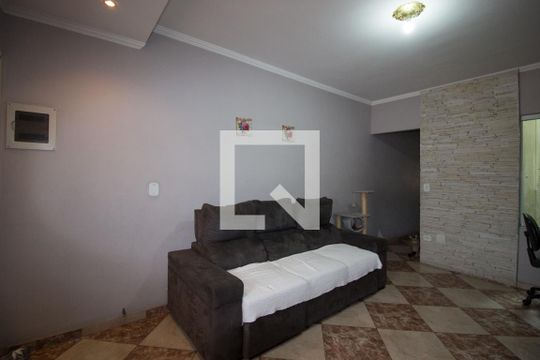 Sala de casa à venda com 3 quartos, 126m² em Jardim Laone, São Paulo