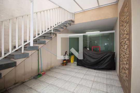 Garagem de casa à venda com 3 quartos, 126m² em Jardim Laone, São Paulo