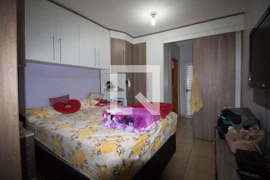 Suíte de casa à venda com 3 quartos, 126m² em Jardim Laone, São Paulo
