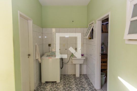 Área de Serviço de casa à venda com 4 quartos, 300m² em Vila Nogueira, Diadema