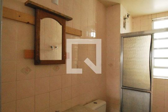 Banheiro de apartamento para alugar com 2 quartos, 55m² em Partenon, Porto Alegre