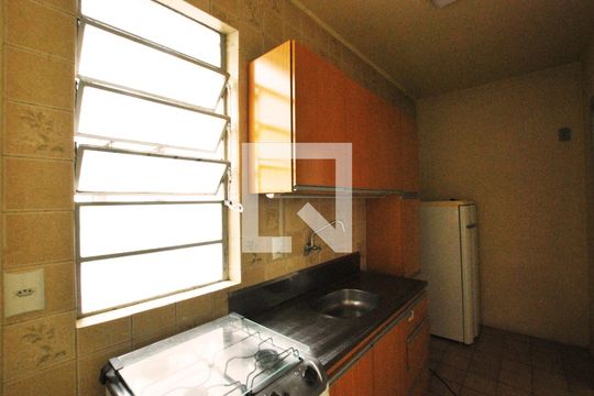Cozinha de apartamento para alugar com 2 quartos, 55m² em Partenon, Porto Alegre