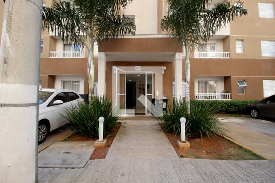 Fachada do bloco de apartamento para alugar com 2 quartos, 54m² em Vila Hortência, Sorocaba