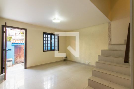 Sala de casa para alugar com 2 quartos, 220m² em Freguesia (jacarepaguá), Rio de Janeiro