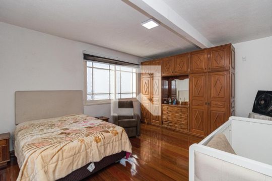 Suite de casa à venda com 4 quartos, 300m² em Parque Santa Fé, Porto Alegre