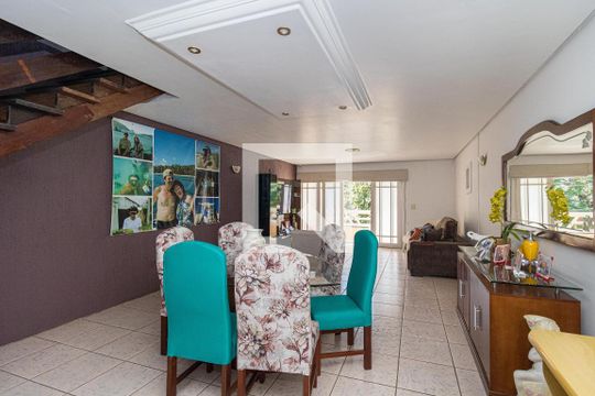 Casa à venda com 4 quartos, 300m² em Parque Santa Fé, Porto Alegre