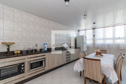 Cozinha de casa à venda com 4 quartos, 300m² em Parque Santa Fé, Porto Alegre