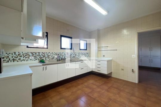 Cozinha de apartamento para alugar com 4 quartos, 240m² em Vila Andrade, São Paulo