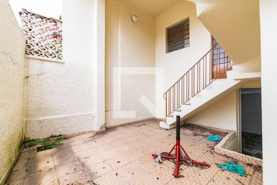 Quintal de casa à venda com 2 quartos, 120m² em Jabaquara, São Paulo