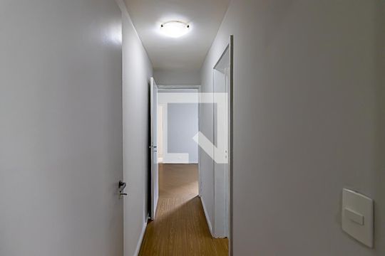 Corredor quarto de apartamento à venda com 1 quarto, 50m² em Indianópolis, São Paulo