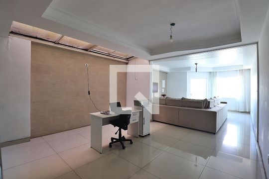 Sala de casa à venda com 4 quartos, 315m² em Vila Assunção, Santo André