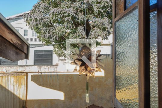 Vista da Sala de TV de casa à venda com 3 quartos, 400m² em Jardim São Vicente, Campinas
