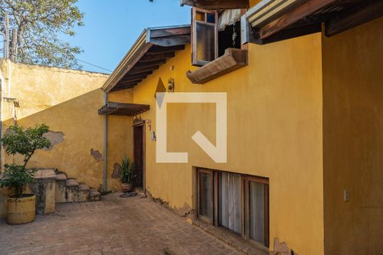Fachada de casa à venda com 3 quartos, 400m² em Jardim São Vicente, Campinas