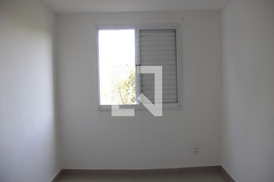 Quarto 2 de apartamento para alugar com 2 quartos, 44m² em Parque Santa Rosa, Suzano