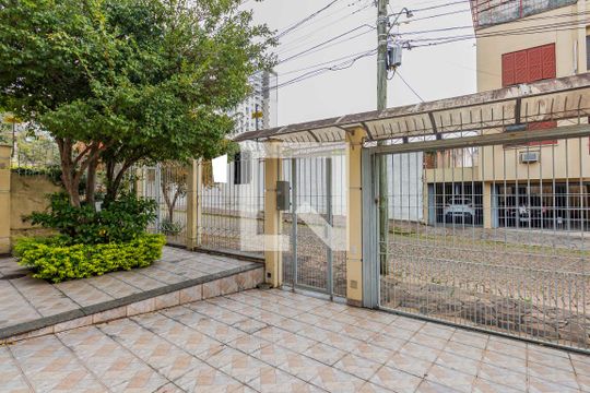 Fachada da casa  de casa à venda com 3 quartos, 230m² em Cristo Redentor, Porto Alegre