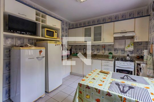 Cozinha  de casa à venda com 3 quartos, 230m² em Cristo Redentor, Porto Alegre