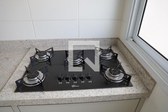 Cozinha de apartamento para alugar com 2 quartos, 63m² em Setor Bueno, Goiânia