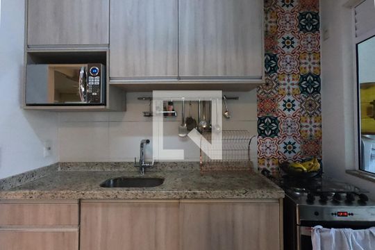Cozinha de apartamento para alugar com 2 quartos, 88m² em Vila Suzana, São Paulo