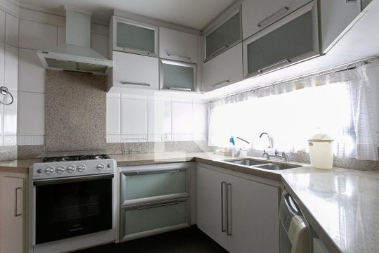 Cozinha de apartamento para alugar com 3 quartos, 168m² em Jardim Anália Franco, São Paulo