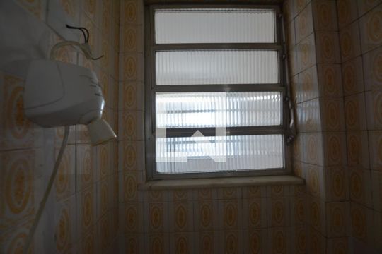 Banheiro de apartamento para alugar com 2 quartos, 75m² em Bento Ribeiro, Rio de Janeiro