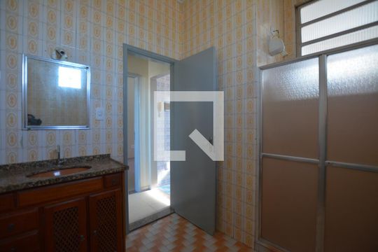 Banheiro de apartamento para alugar com 2 quartos, 75m² em Bento Ribeiro, Rio de Janeiro