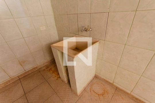 Área de Serviço de casa para alugar com 3 quartos, 170m² em Jardim Maringa, São Paulo