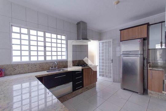 Cozinha de casa para alugar com 3 quartos, 170m² em Jardim Maringa, São Paulo
