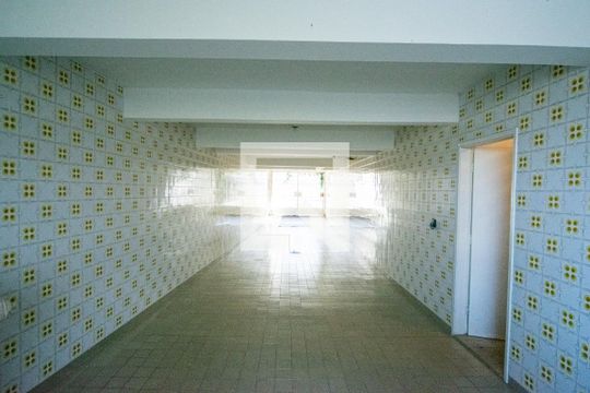 Garagem de casa à venda com 3 quartos, 200m² em Vila Prudente, São Paulo