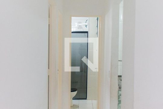Corredor de apartamento para alugar com 2 quartos, 48m² em Jardim Sao Miguel, Ferraz de Vasconcelos
