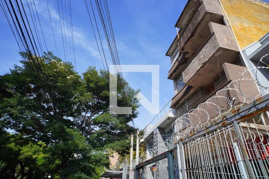 Fachada  de apartamento à venda com 3 quartos, 95m² em Floresta, Porto Alegre