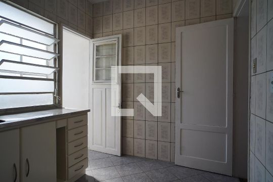 Cozinha de apartamento à venda com 3 quartos, 95m² em Floresta, Porto Alegre