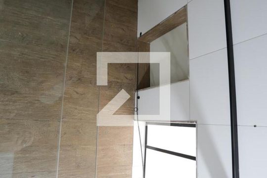 Banheiro de apartamento para alugar com 2 quartos, 40m² em Vila Marieta, São Paulo