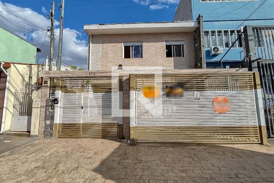 Fachada de casa à venda com 2 quartos, 200m² em Vila Moinho Velho, São Paulo