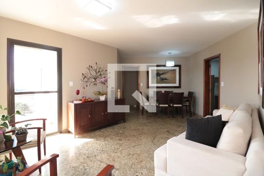 Sala de apartamento à venda com 3 quartos, 113m² em Vila Bertioga, São Paulo
