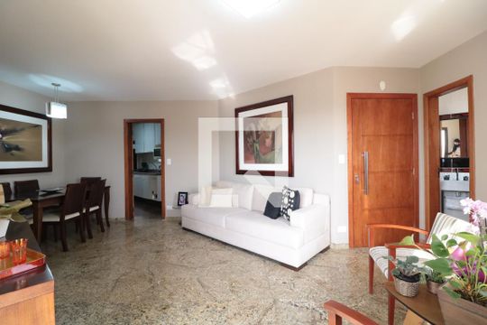 Sala de apartamento à venda com 3 quartos, 113m² em Vila Bertioga, São Paulo