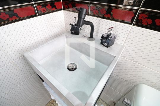 Lavabo de apartamento à venda com 3 quartos, 113m² em Vila Bertioga, São Paulo