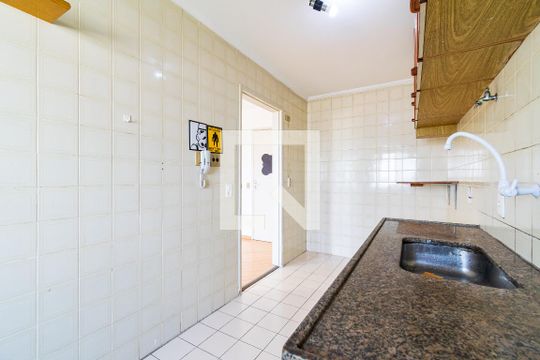 Cozinha de apartamento à venda com 1 quarto, 44m² em Vila Parque Jabaquara, São Paulo