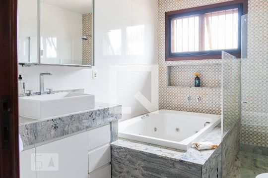 Casa à venda com 2 quartos, 570m² em Pampulha, Belo Horizonte