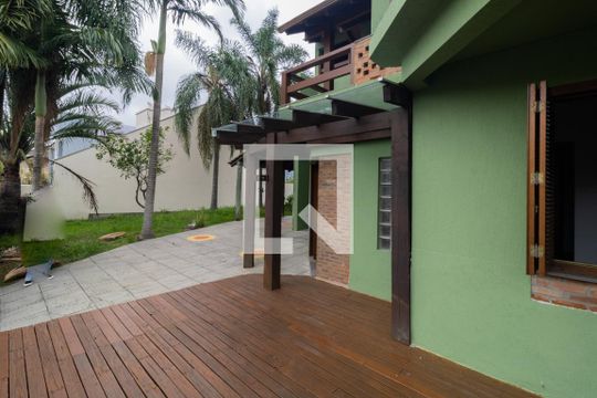 Quintal de casa à venda com 5 quartos, 280m² em Estância Velha, Canoas