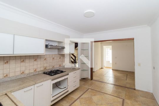 Cozinha de casa à venda com 5 quartos, 280m² em Estância Velha, Canoas
