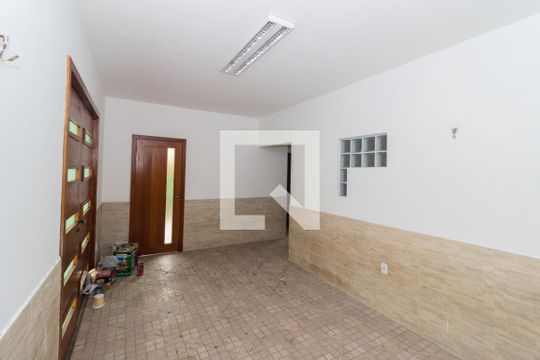 Garagem de casa à venda com 5 quartos, 280m² em Estância Velha, Canoas