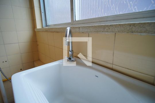 Área de serviço de apartamento à venda com 3 quartos, 79m² em Petrópolis, Porto Alegre