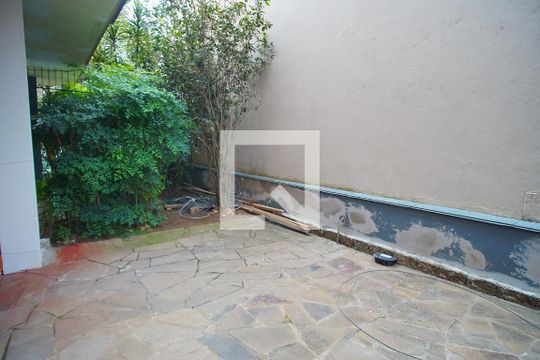 Garagem de apartamento à venda com 3 quartos, 79m² em Petrópolis, Porto Alegre