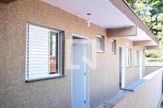 Fachada de casa para alugar com 1 quarto, 31m² em Jardim Colibri, Cotia