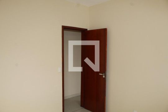 Quarto 2 de apartamento para alugar com 2 quartos, 50m² em Olaria, Rio de Janeiro