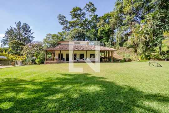 Área Externa - Quintal de casa de condomínio à venda com 5 quartos, 400m² em Ouro Velho Mansões, Nova Lima