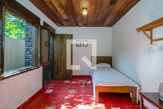 Quarto de Serviço de casa de condomínio à venda com 5 quartos, 400m² em Ouro Velho Mansões, Nova Lima